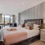 Holiday home 4 Bed In Oc-83250
