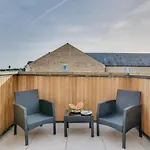 4 Bed In Oc-83250