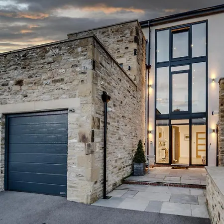 4 Bed In Oc-83250 * Richmond (North Yorkshire)