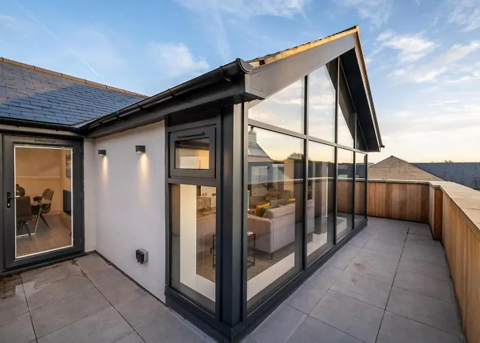 4 Bed In Oc-83250 Vakantiehuis