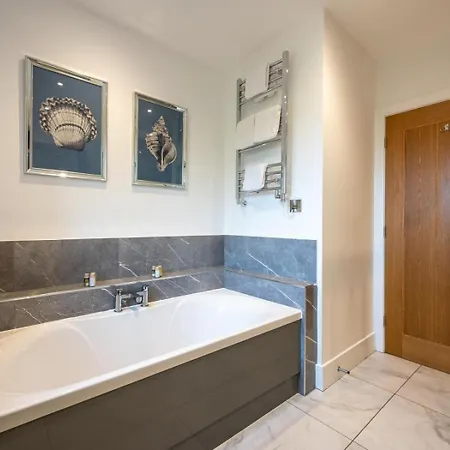 4 Bed In Oc-83250 * Richmond (North Yorkshire)