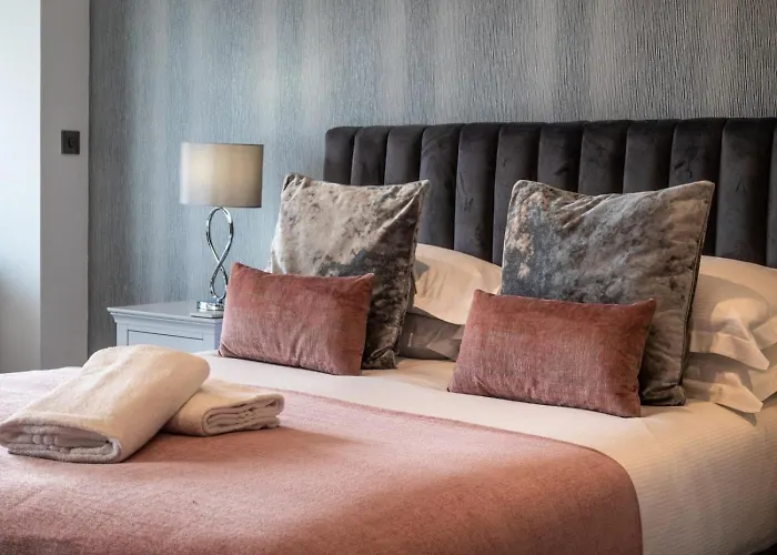 4 Bed In Oc-83250 Holiday home *