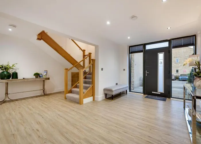 4 Bed In Oc-83250 Holiday home